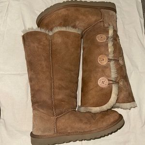 UGG women's bailey button triplet II